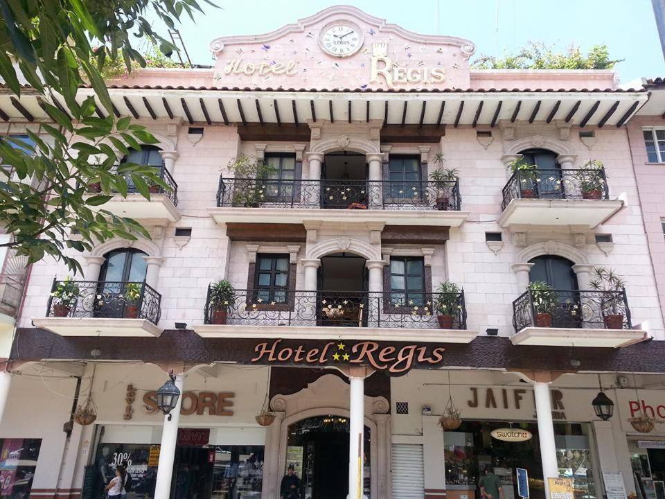 Hotel Regis Uruapan  Екстериор снимка